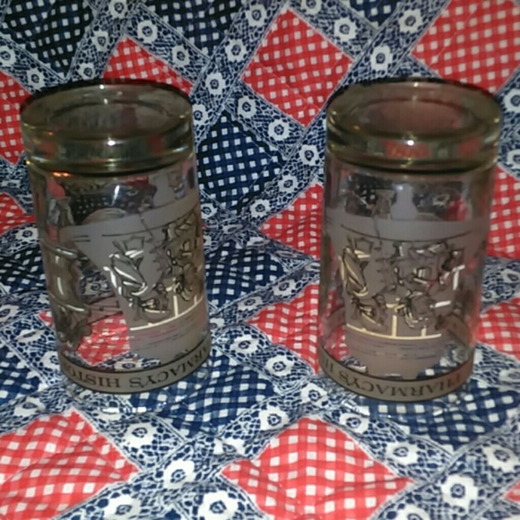 2VINTAGE 1776-1976 PHARMACY HISTORIC GLASSES. - Picture 5 of 8
